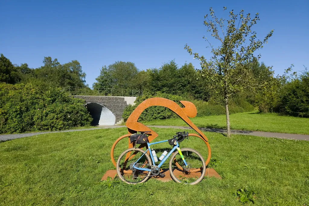 Trekking electric bikes